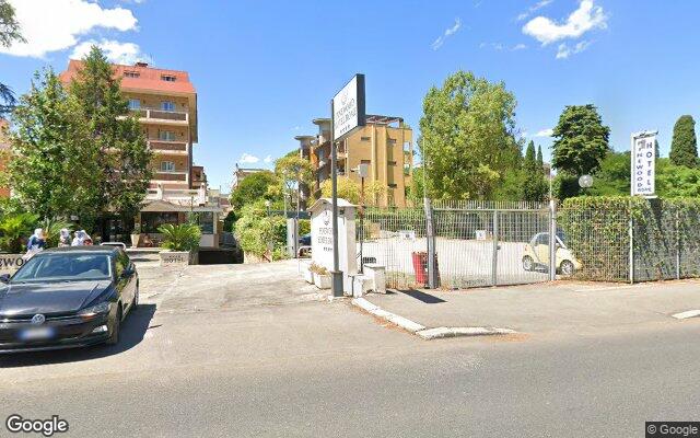 Hotel Pinewood Roma - Via Della Pineta Sacchetti,43